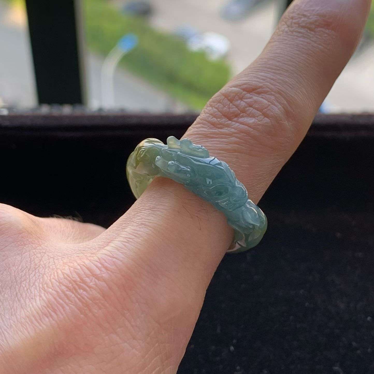 A货天然翡翠冰糯种黄翡蓝水龙头戒指19号重量5.97
4月19日