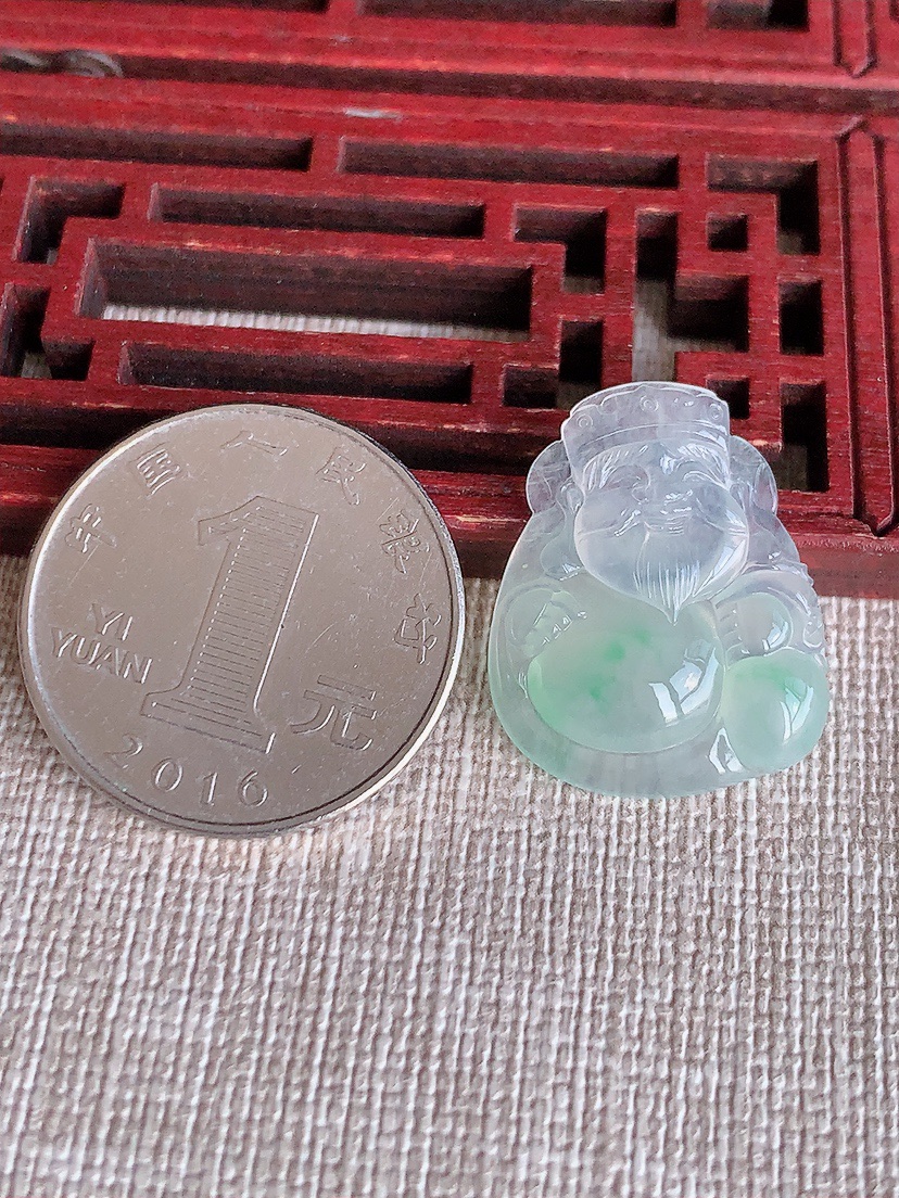 天然A货翡翠飘绿财神爷镶嵌件 
尺寸23.2-18.8-4.5mm 重量3.26g 0418