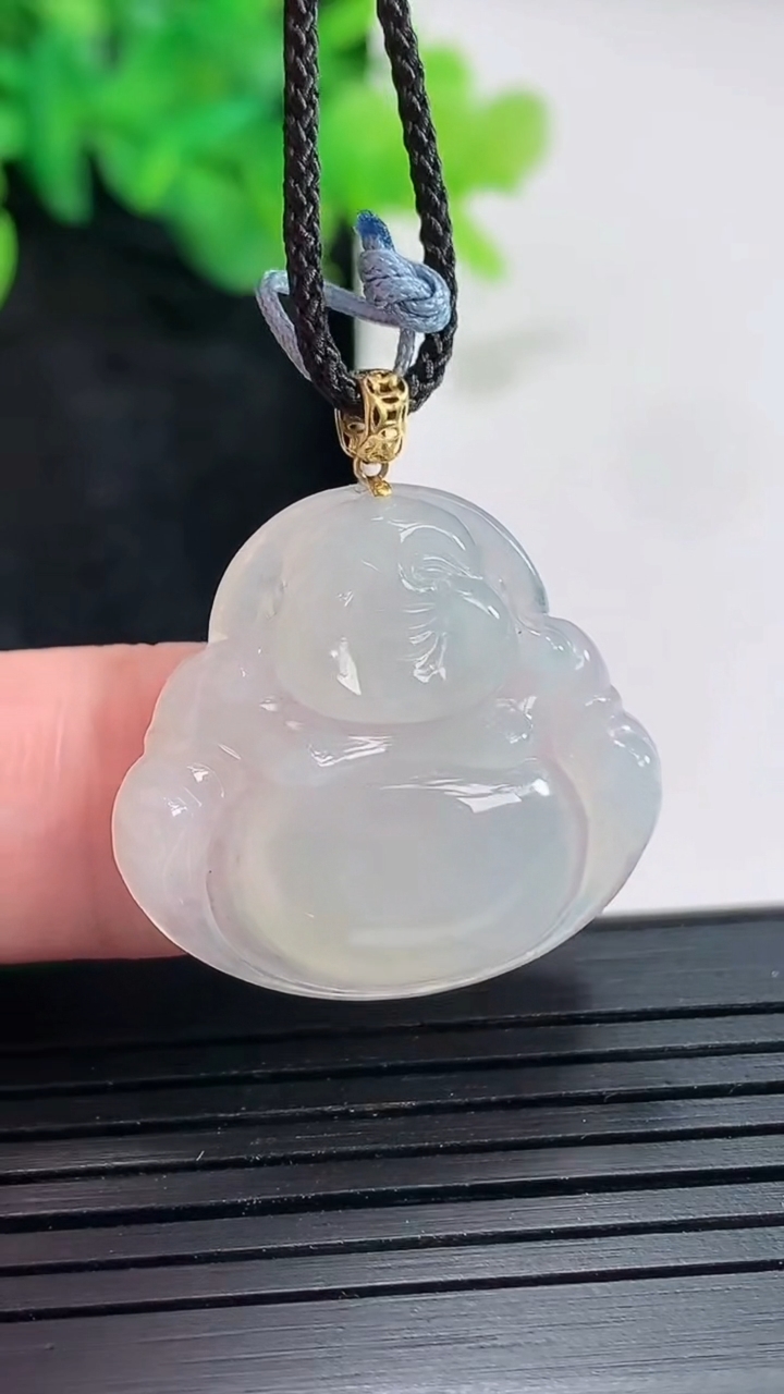 天然A货翡翠佛公吊坠，尺寸23.5-26-4.5重量:4.30g
4月20日