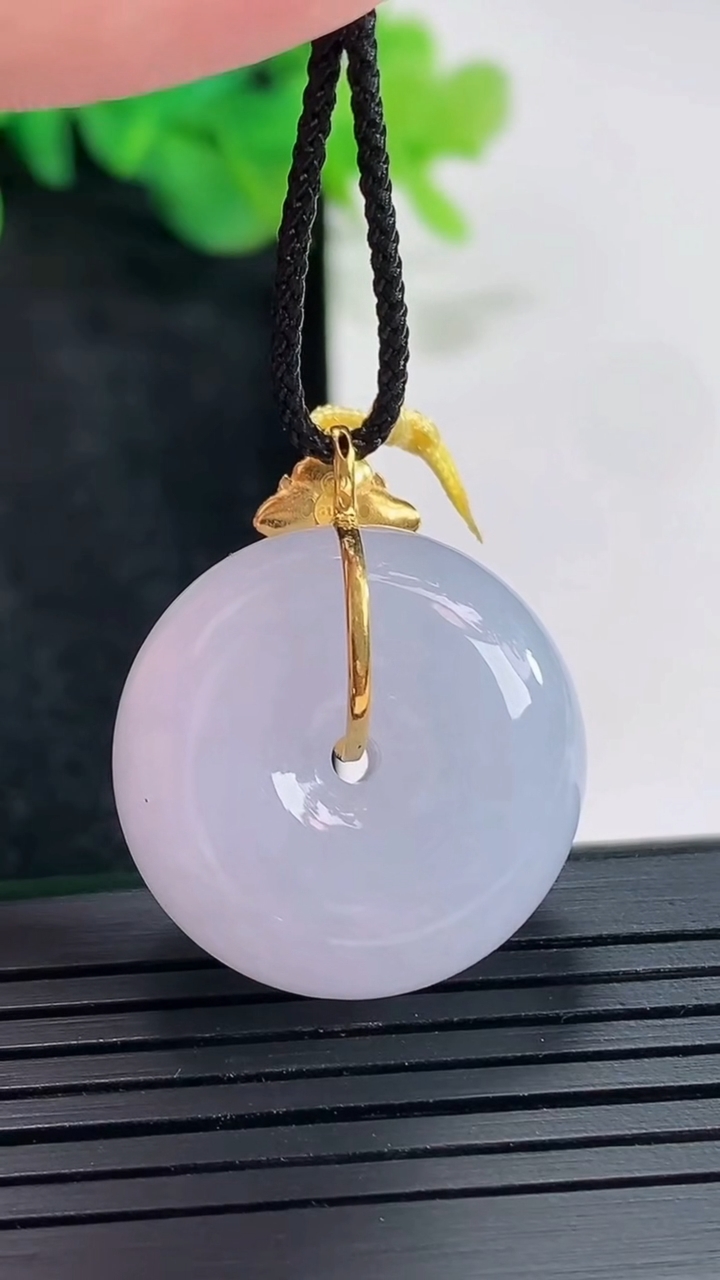 天然A货翡翠18k金紫罗兰路路通吊坠，尺寸23.6-12重量:14.70g
4月20日