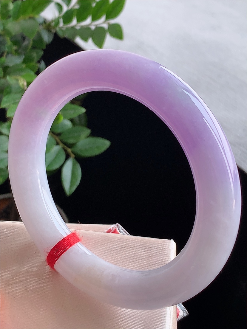 天然A货翡翠紫罗兰胖圆条手镯57-58圈口 
尺寸57.3-11.8mm 0419