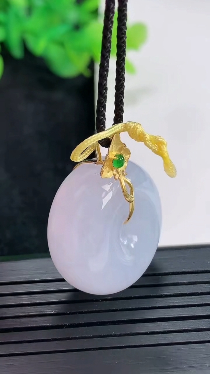 天然A货翡翠18k金紫罗兰路路通吊坠，尺寸24-12重量:14.92g
4月20日