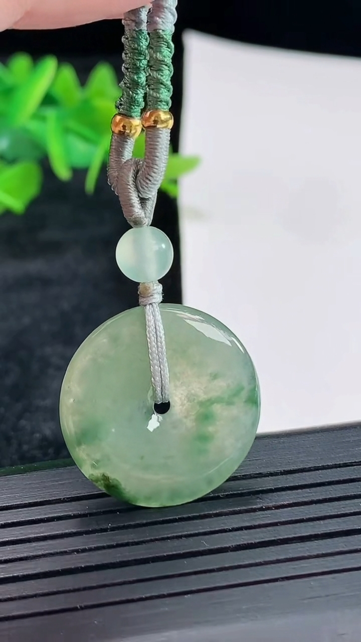 天然A货翡翠冰种飘花平安扣吊坠，尺寸23-3.6重:3.82g474
4月20日