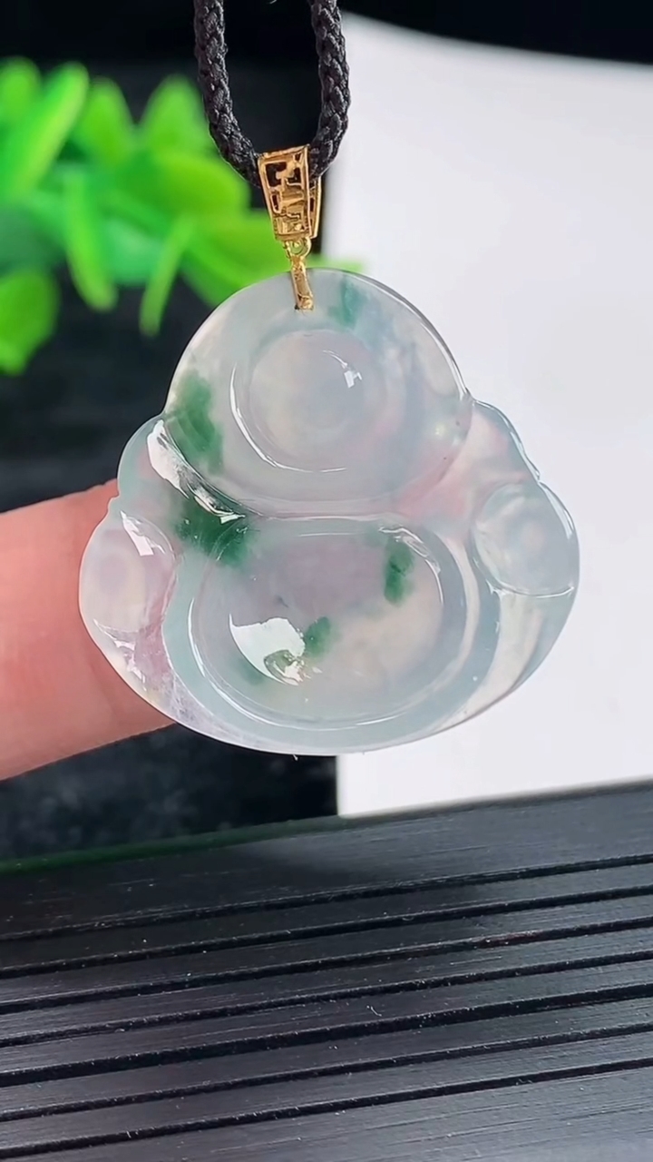 天然A货翡翠种飘花佛公吊坠，尺寸27.5-26.5-5.2重:4.42g474
4月20日