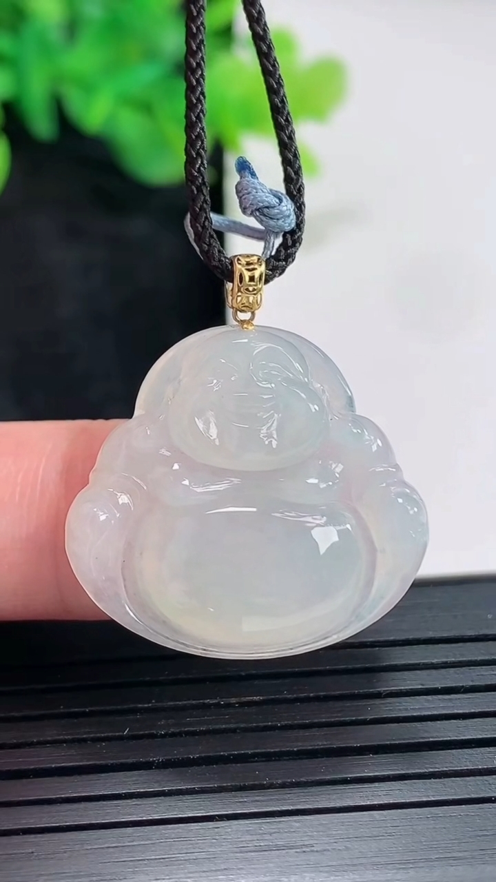 天然A货翡翠佛公吊坠，尺寸23.5-26-4.5重量:4.30g
4月20日