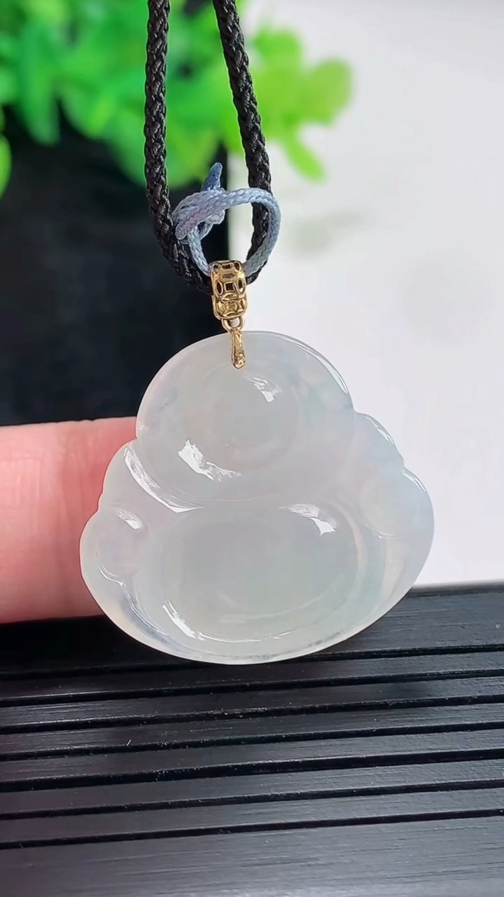 天然A货翡翠佛公吊坠，尺寸23.5-26-4.5重量:4.30g
4月20日