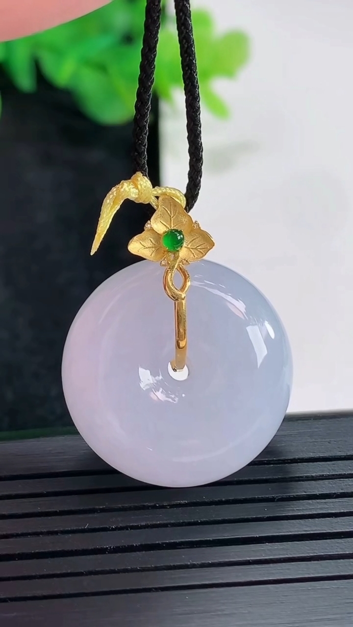 天然A货翡翠18k金紫罗兰路路通吊坠，尺寸23.6-12重量:14.70g
4月20日