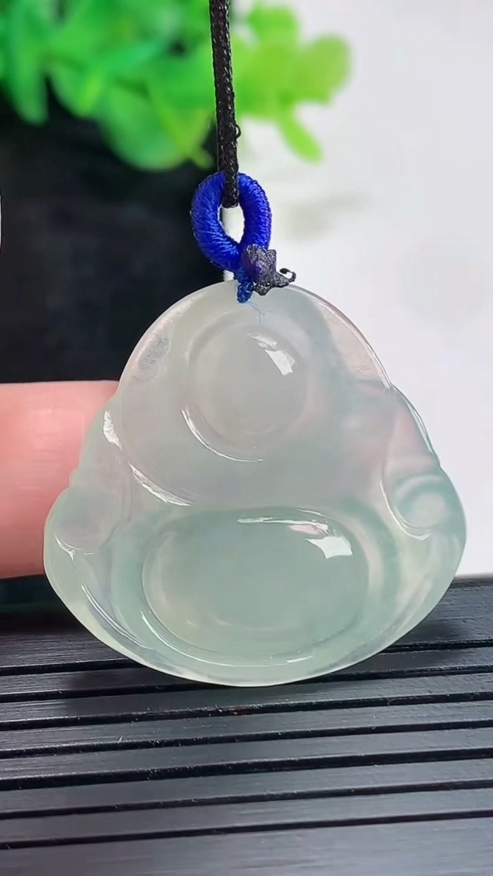 天然A货翡翠飘花佛公吊坠，尺寸29-31-5重量:7.38g
4月20日