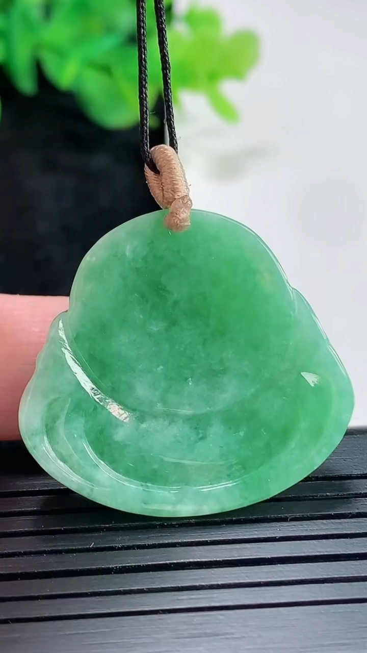 天然A货翡翠佛公吊坠，尺寸30.5-33-6.6重量:11.17g
4月20日