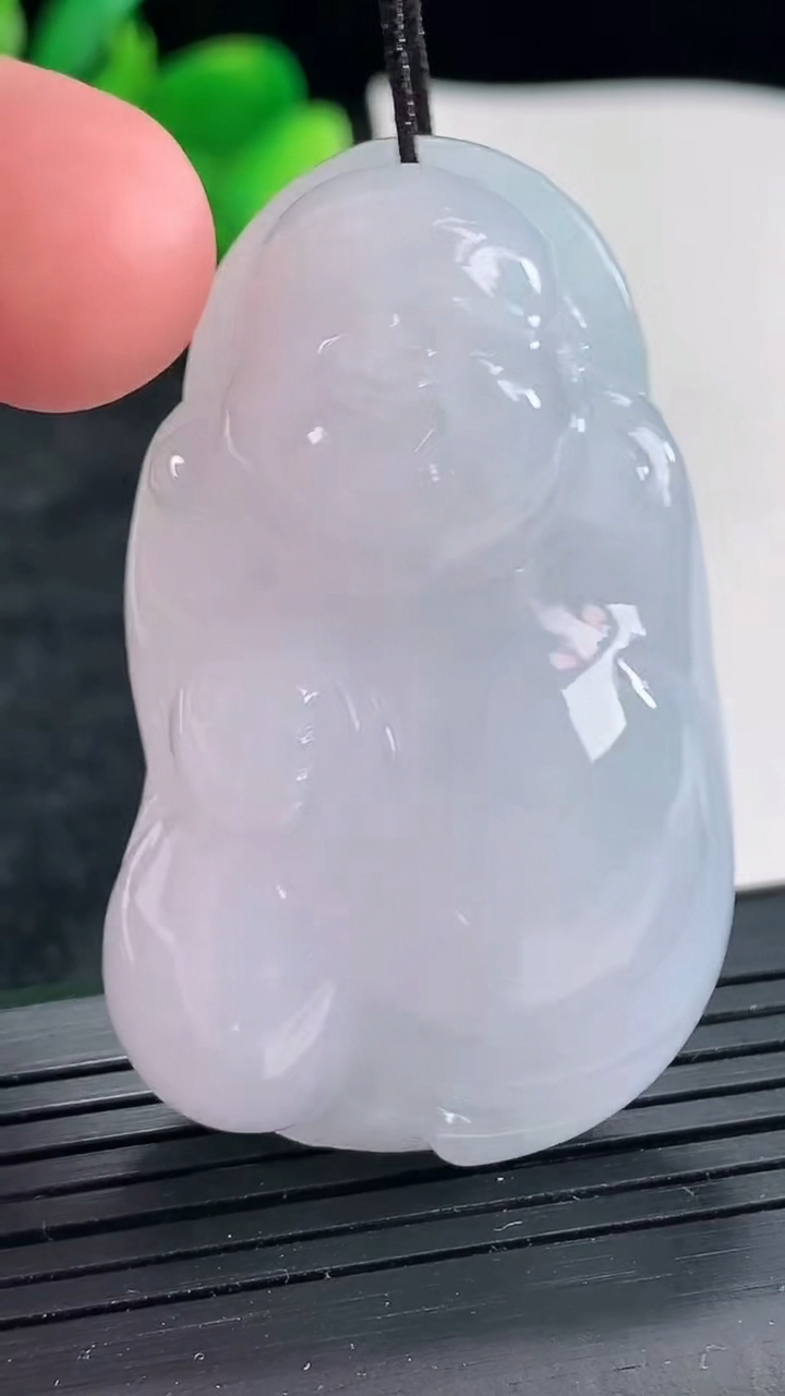 天然A货翡翠紫罗兰布袋佛吊坠，尺寸49-30-14重量:37.70g
4月21日