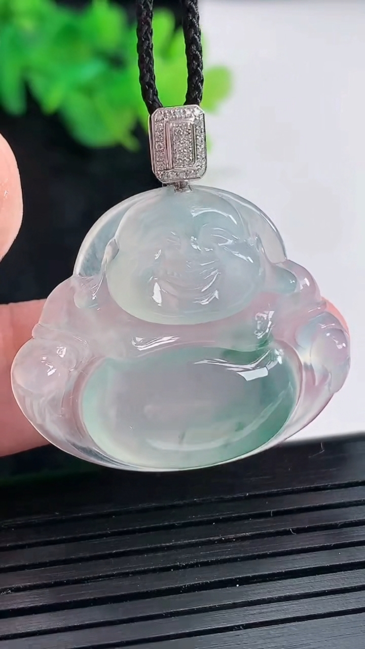 天然A货翡翠种飘花佛公吊坠，尺寸28-34.5-5.8重量:8.98g
4月21日