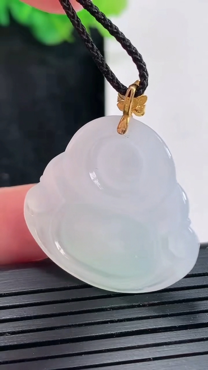 天然A货翡翠佛公吊坠，尺寸28-31-8重量:10.31g
4月21日