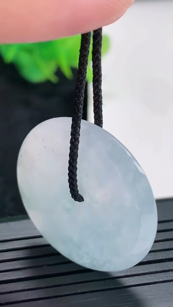 天然A货翡翠紫罗兰平安扣吊坠，尺寸31-5.2重量:11.43g
4月21日