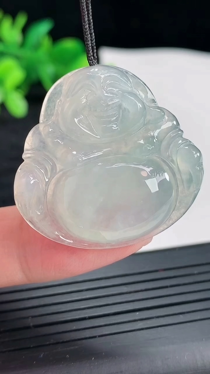 天然A货翡翠佛公吊坠，尺寸32-34-5.5重量:9.28g
4月21日