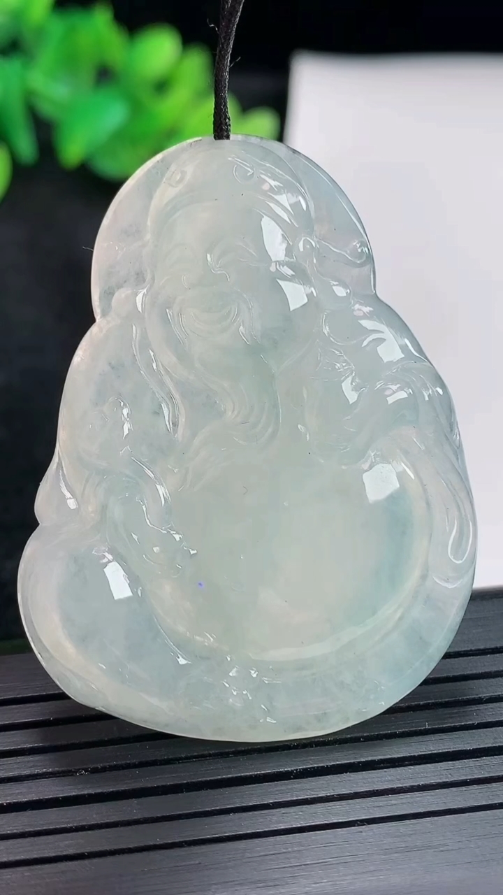 天然A货翡翠财神爷吊坠，尺寸49-38-5.5重量:18.75g
4月21日