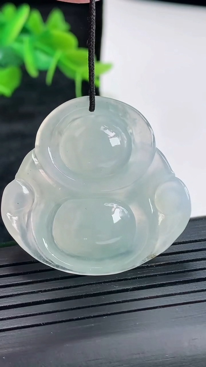 天然A货翡翠佛公吊坠，尺寸34.2-36.2-7.5重:11.75g535
4月21日