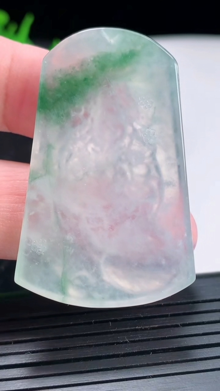 天然A货翡翠财神爷吊坠，尺寸49.5-31.6-5.5重量:19.43g
4月21日