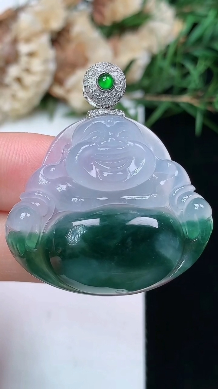 天然A货翡翠佛公吊坠，尺寸28.2-33-6.3，重量:9.60g
4月21日