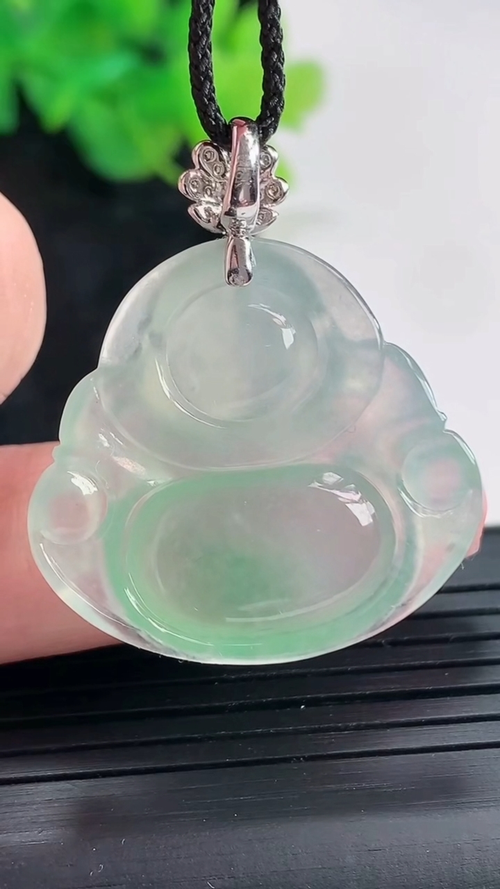 天然A货翡翠佛公吊坠，尺寸27-29.6-5.8重量:7.89g
4月21日