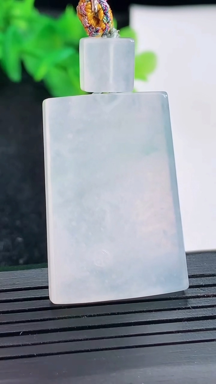 天然A货翡翠仿古无事牌吊坠，尺寸35-24-5.2重量:16.10g
4月21日