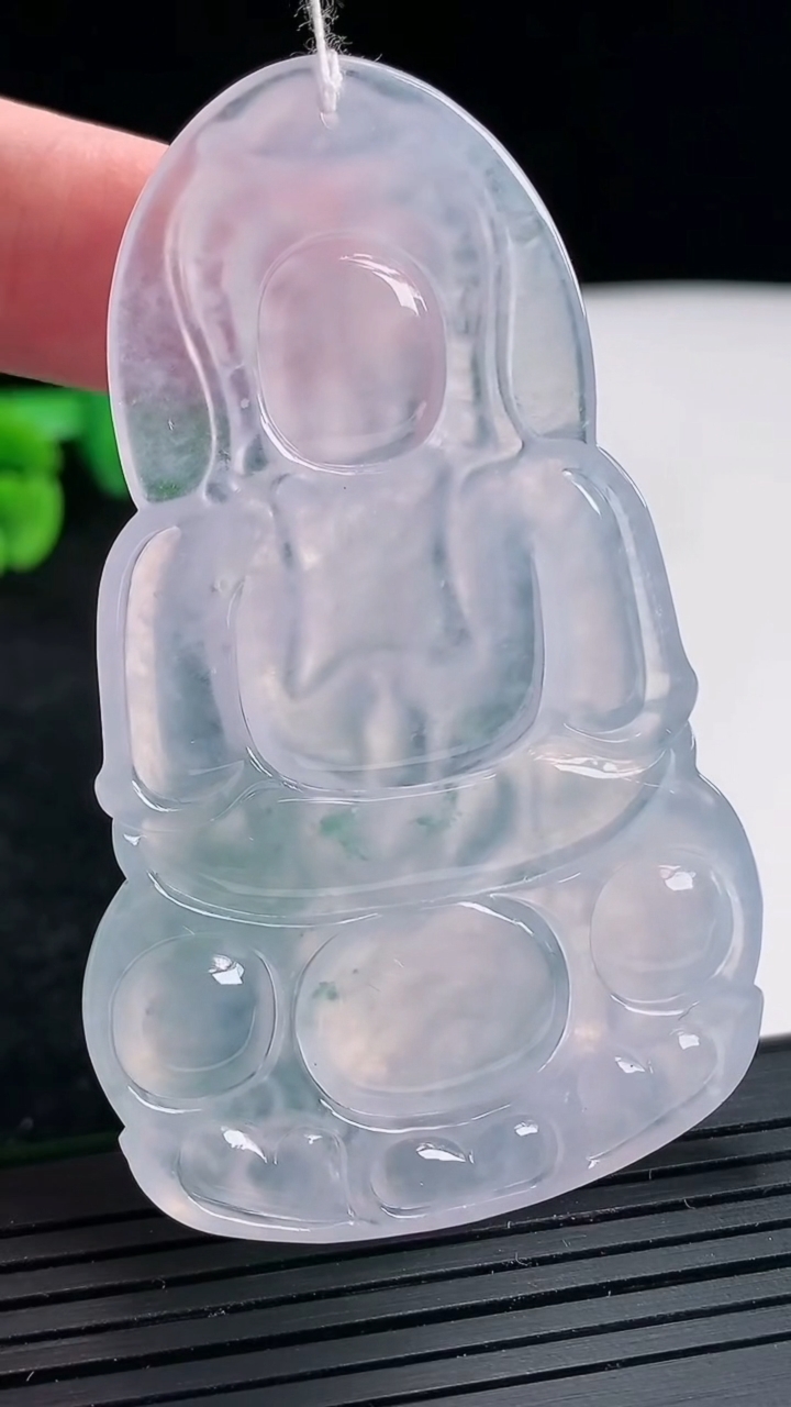 天然A货翡翠种紫罗兰 飘花正装观音吊坠，尺寸68-42-5.5重量:28.81g
4月21日