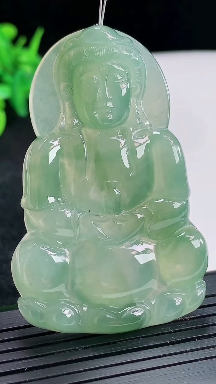 天然A货翡翠正装观音吊坠，尺寸60.5-39-6重量:27.89g
4月21日