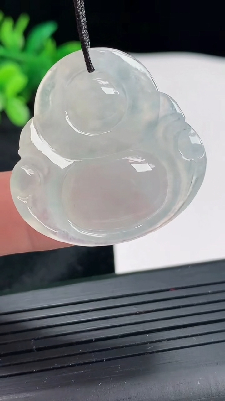 天然A货翡翠佛公吊坠，尺寸32-34-5.5重量:9.28g
4月21日