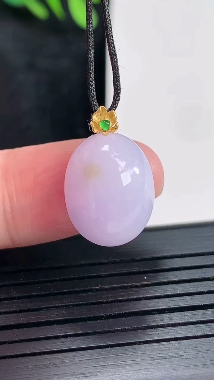 天然A货翡翠18k金紫罗兰蛋面吊坠，尺寸15-12.5-8.5重量:2.90g
4月21日