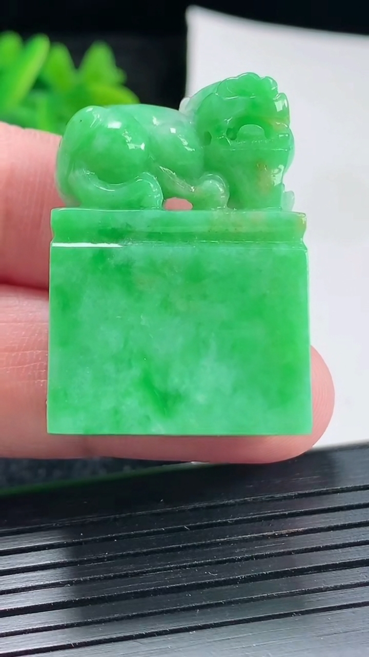 天然A货翡翠貔貅玉印章吊坠，尺寸35-24.6-12重:27.79g474
4月21日