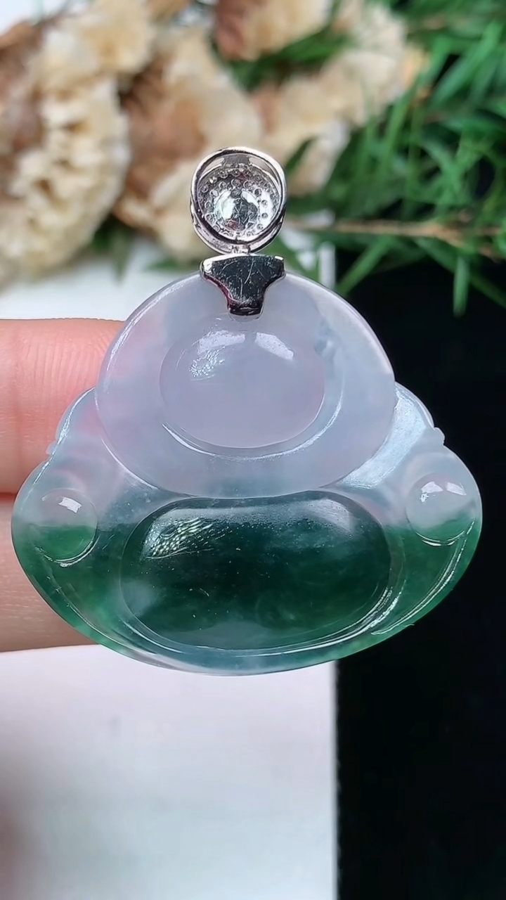 天然A货翡翠佛公吊坠，尺寸28.2-33-6.3，重量:9.60g
4月21日