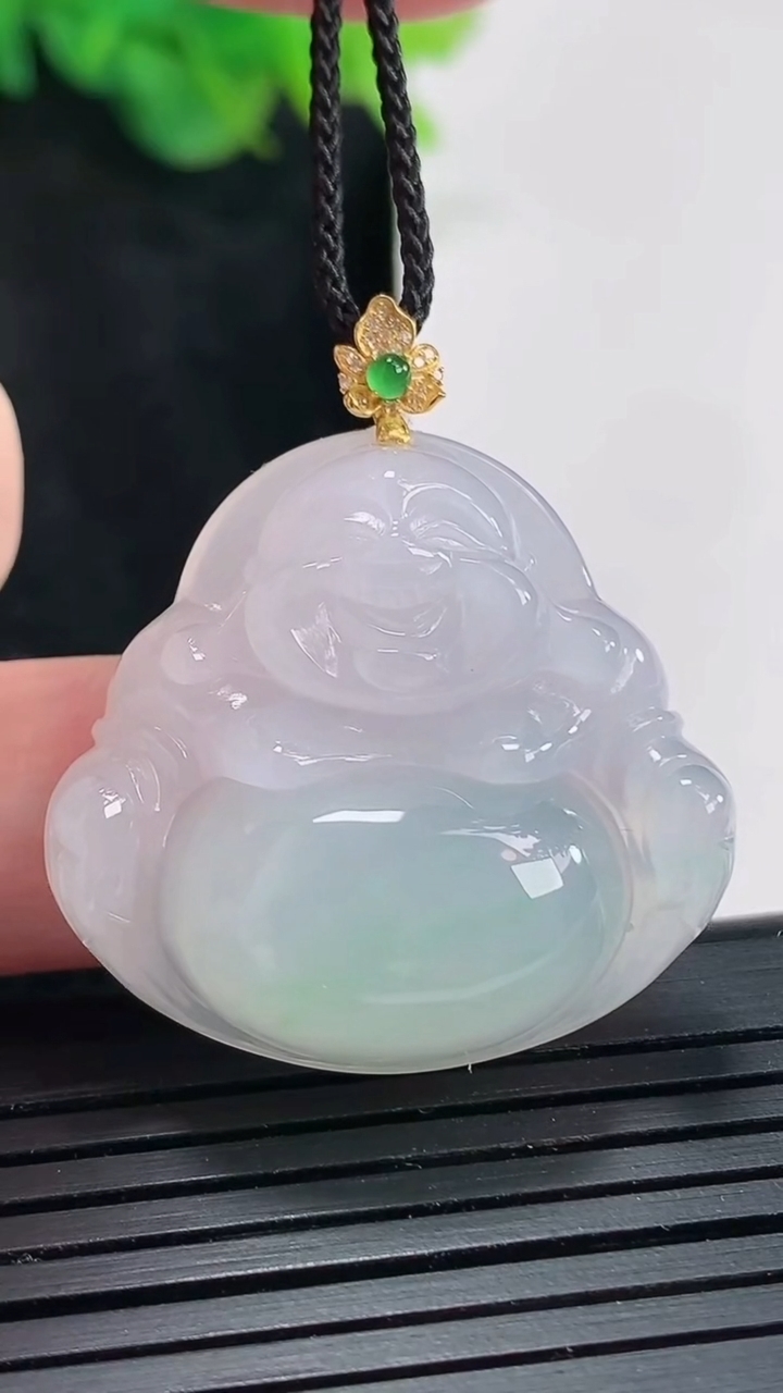 天然A货翡翠佛公吊坠，尺寸28-31-8重量:10.31g
4月21日