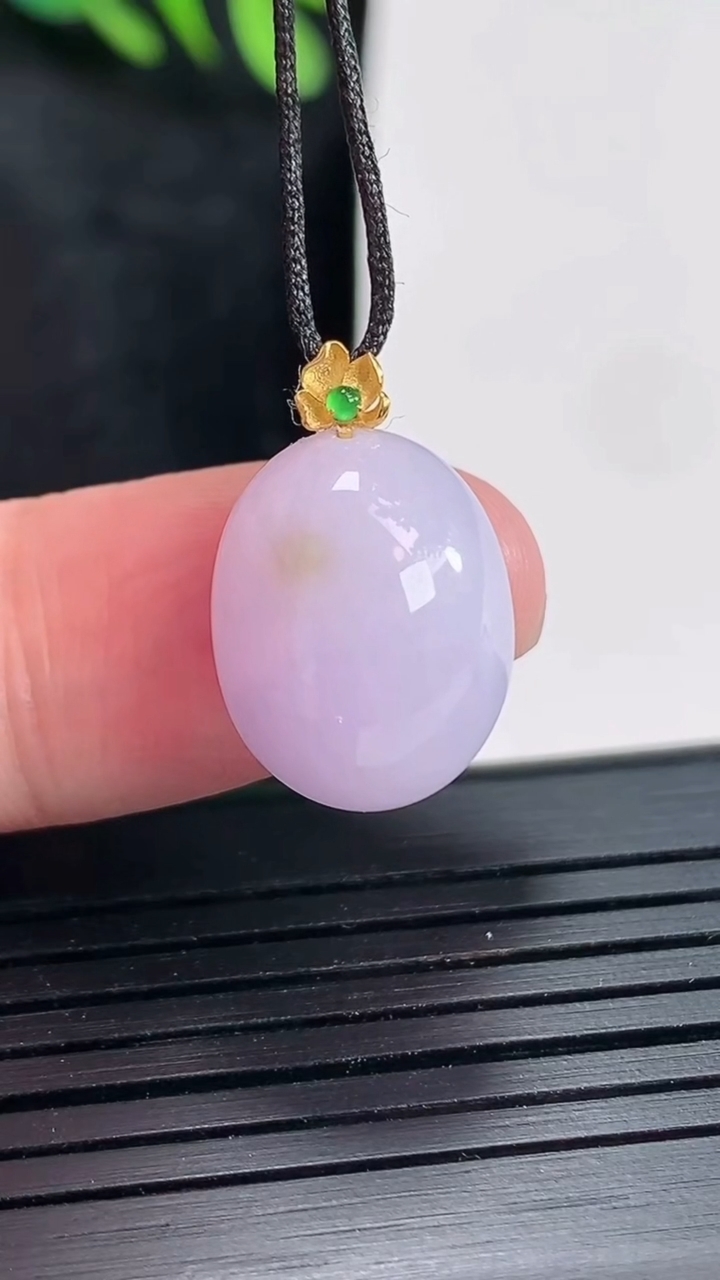 天然A货翡翠18k金紫罗兰蛋面吊坠，尺寸15-12.5-8.5重量:2.90g
4月21日