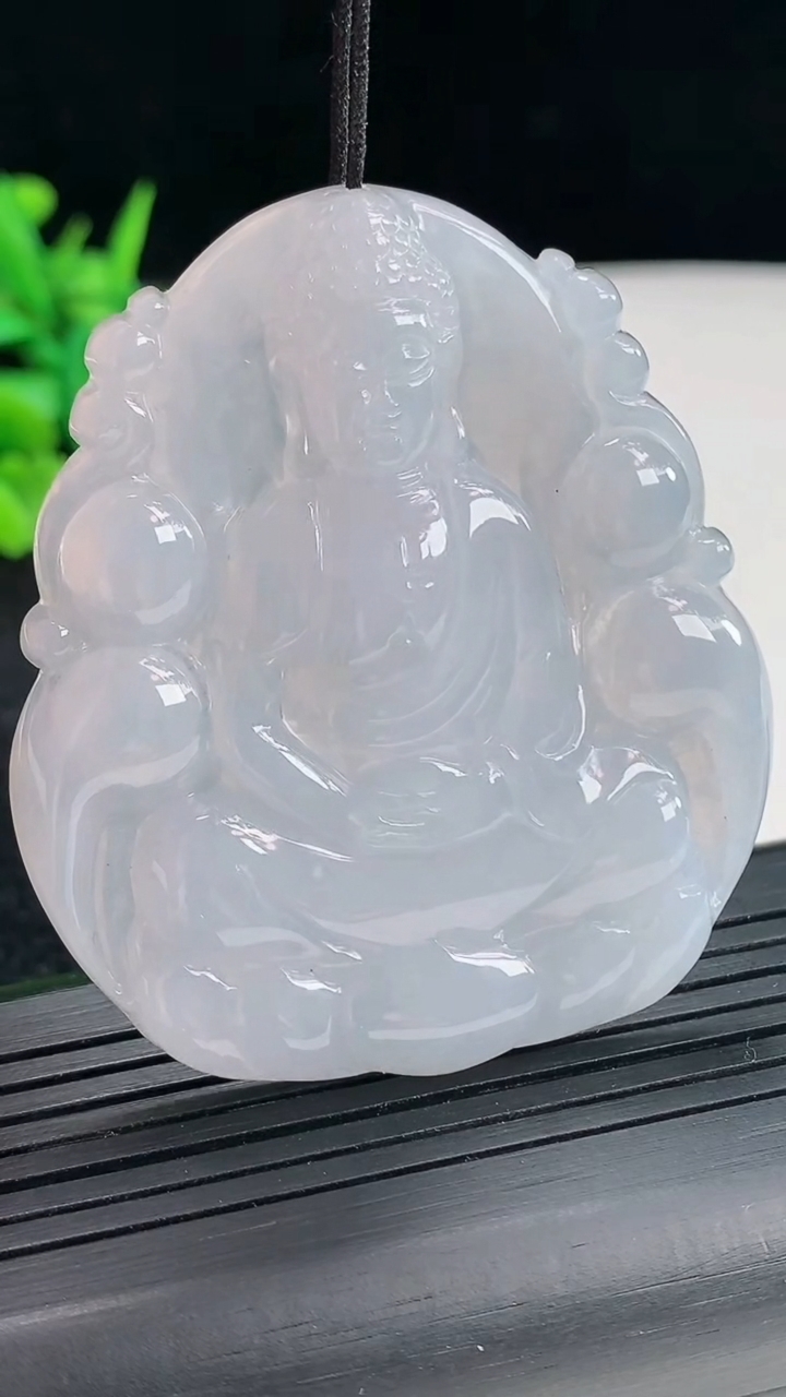 天然A货翡翠紫罗兰大日如来吊坠，尺寸56-49-6.5重量:27.99g
4月21日