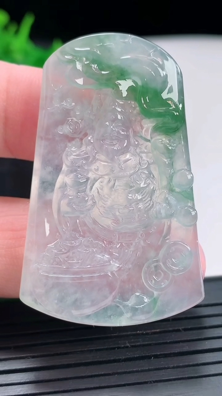 天然A货翡翠财神爷吊坠，尺寸49.5-31.6-5.5重量:19.43g
4月21日