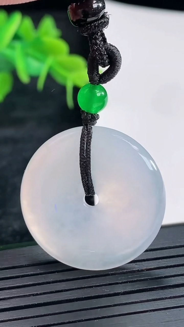 天然A货翡翠冰种紫罗兰平安扣吊坠，尺寸28.8-5.2重:8.90g474
4月21日