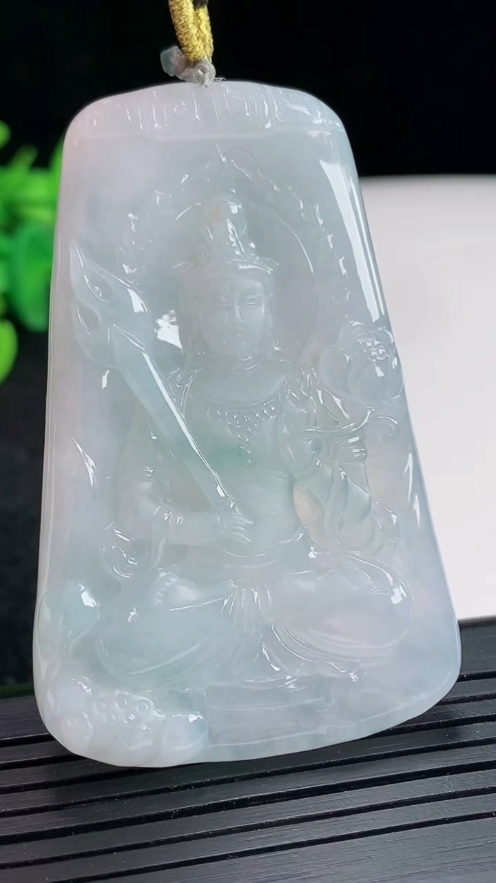 天然A货翡翠飘花虚空藏菩萨吊坠，尺寸61.5-39-5.8重量:29.76g
4月21日