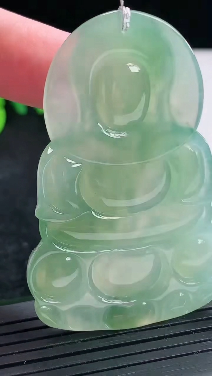 天然A货翡翠正装观音吊坠，尺寸60.5-39-6重量:27.89g
4月21日