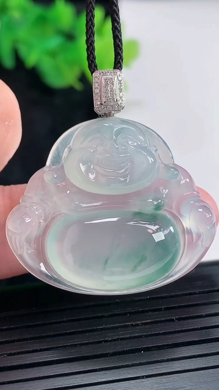 天然A货翡翠种飘花佛公吊坠，尺寸28-34.5-5.8重量:8.98g
4月21日