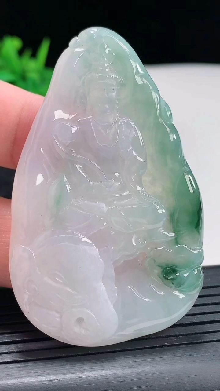 天然A货翡翠飘花普贤菩萨吊坠，尺寸65-40-5重量:28.83g
4月21日