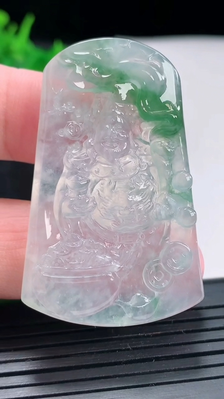 天然A货翡翠财神爷吊坠，尺寸49.5-31.6-5.5重量:19.43g
4月21日
