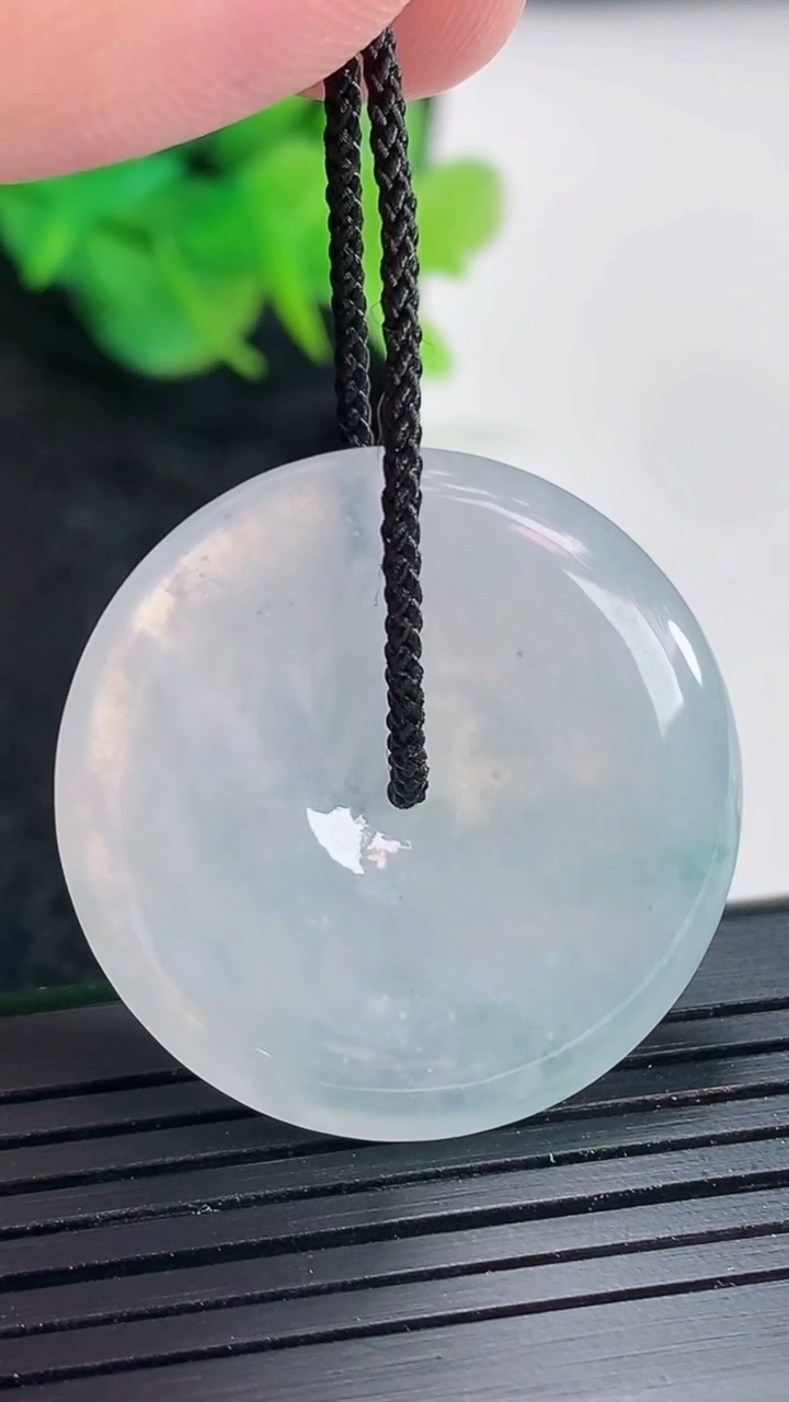 天然A货翡翠紫罗兰平安扣吊坠，尺寸31-5.2重量:11.43g
4月21日