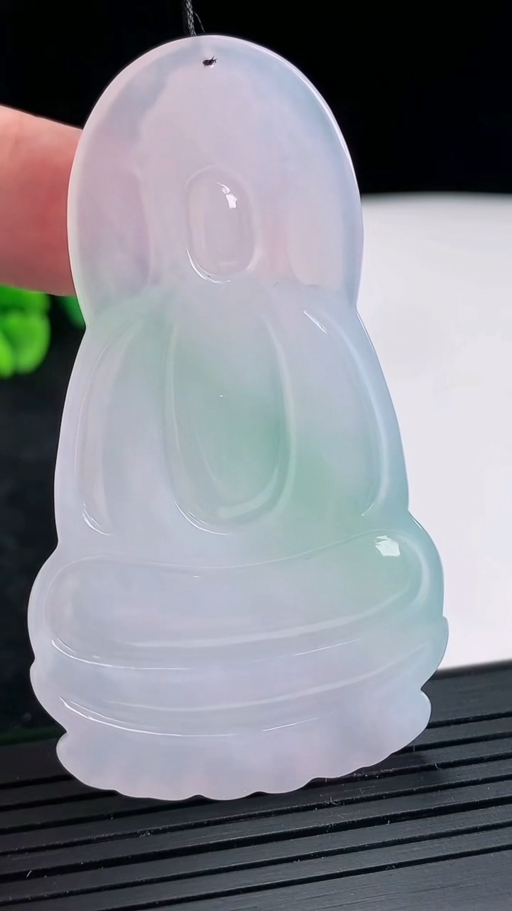 天然A货翡翠素衣观音吊坠，尺寸69-39-5.2重量:29.61g
4月21日