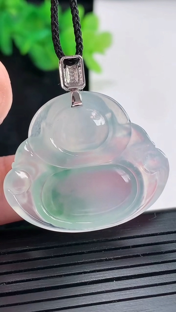 天然A货翡翠种飘花佛公吊坠，尺寸28-34.5-5.8重量:8.98g
4月21日