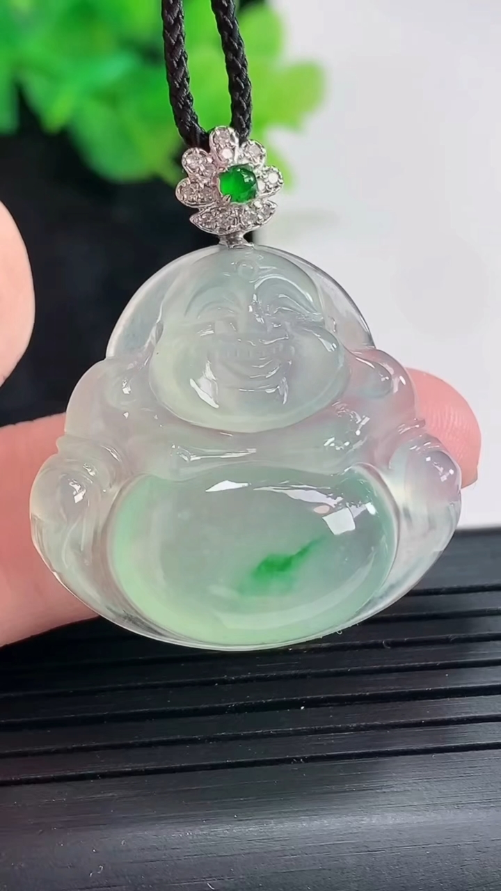 天然A货翡翠佛公吊坠，尺寸27-29.6-5.8重量:7.89g
4月21日