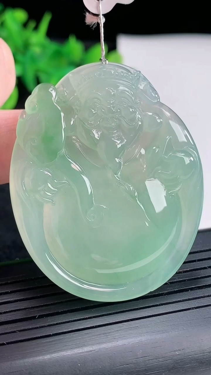 天然A货翡翠财神爷吊坠，尺寸51-41.5-6重量:24.73g
4月21日