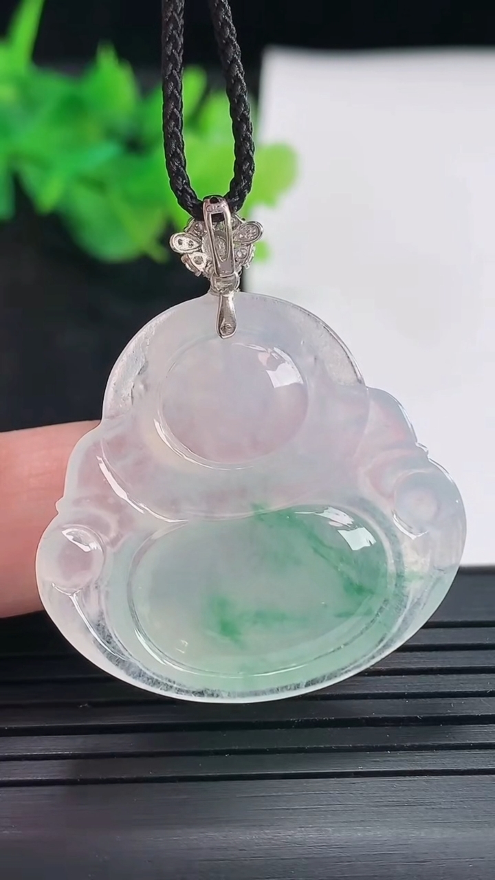 天然A货翡翠佛公吊坠，尺寸30-32.6-5.5重量:900g
4月21日