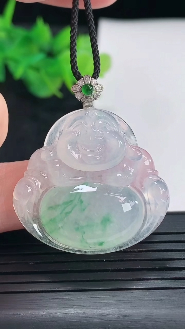 天然A货翡翠佛公吊坠，尺寸30-32.6-5.5重量:900g
4月21日