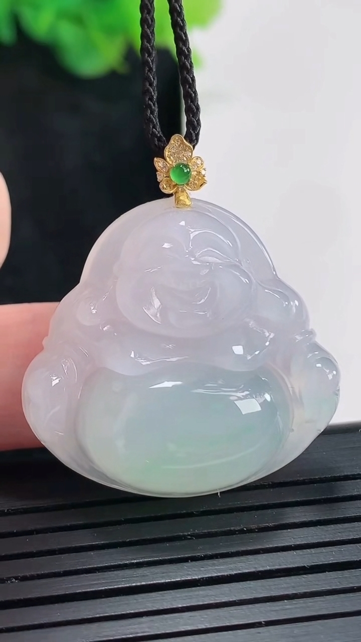 天然A货翡翠佛公吊坠，尺寸28-31-8重量:10.31g
4月21日