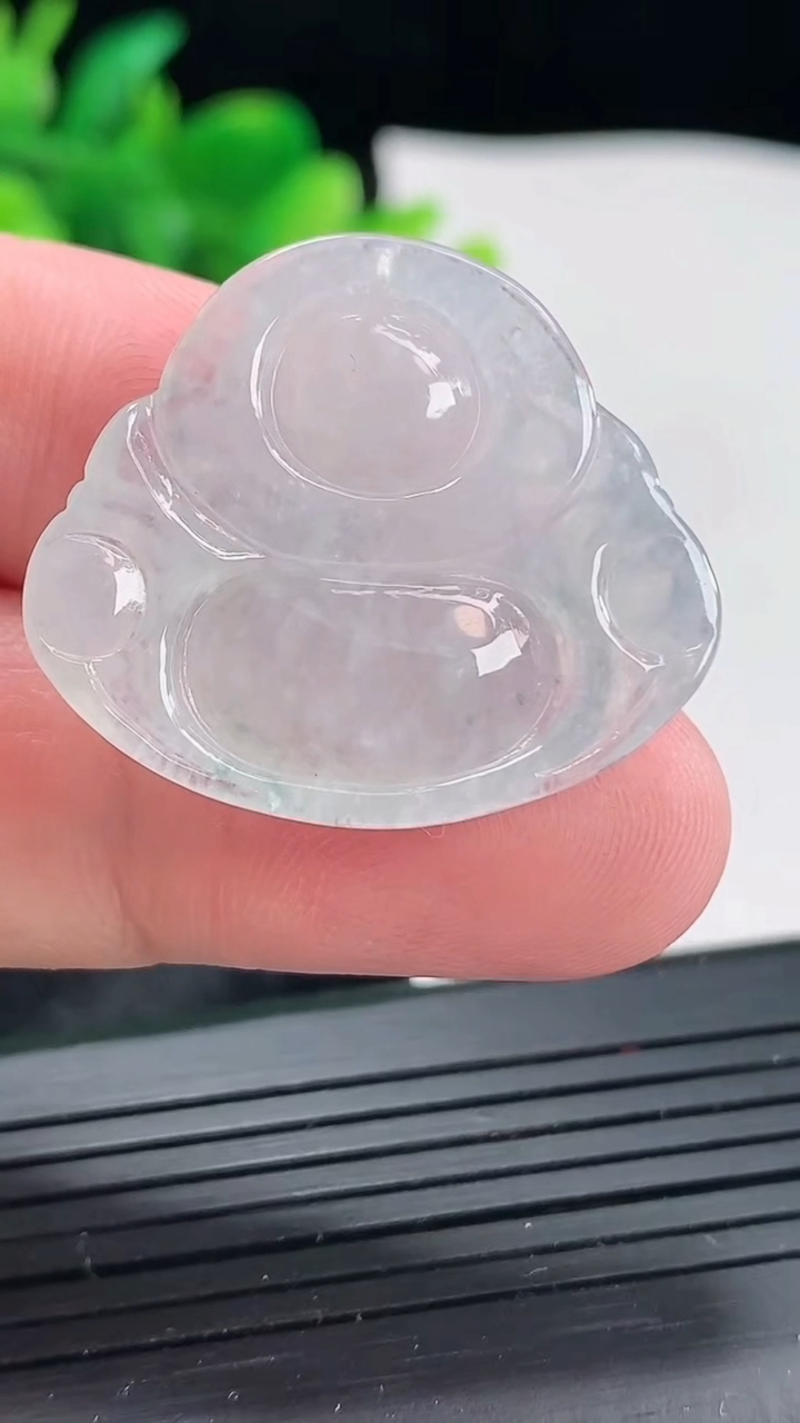 天然A货翡翠佛公吊坠，尺寸26-30-5.6重量:6.57g
4月21日