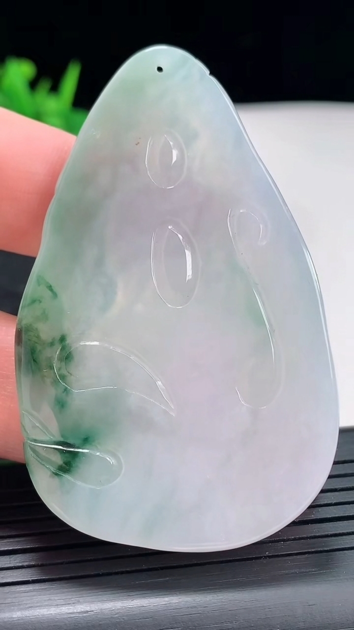 天然A货翡翠飘花普贤菩萨吊坠，尺寸65-40-5重量:28.83g
4月21日